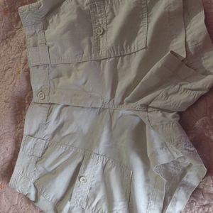 GAP tan shorts